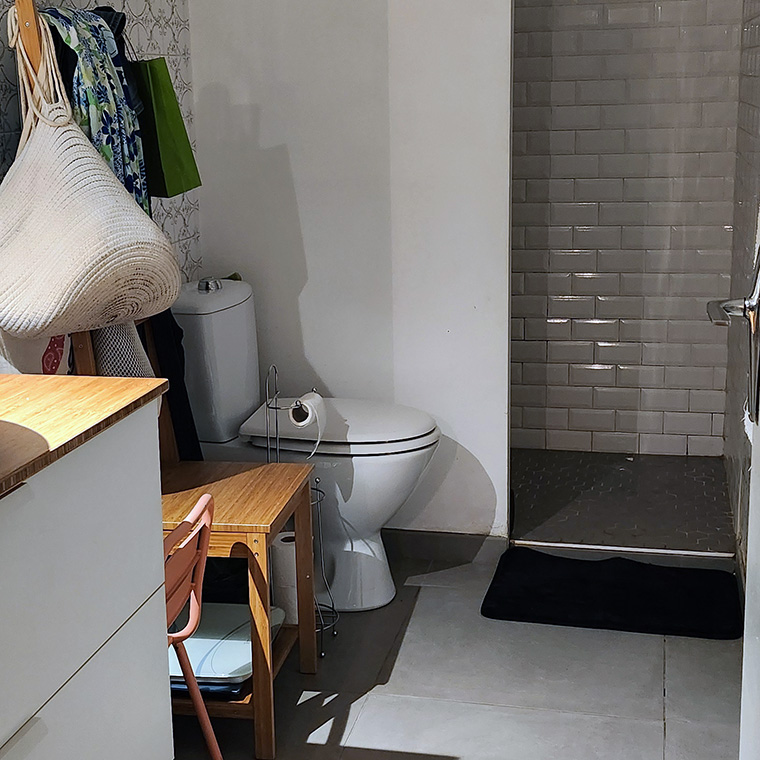 Rebondir - Salle de bains revenons à l'essentiel : stop au gaspillage et à l'encombrement
